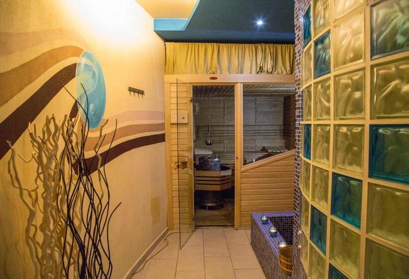 هتل Centrum Harrachov