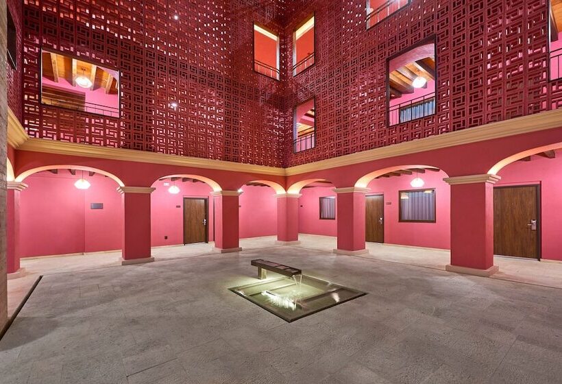 Отель City Centro By Marriott Oaxaca