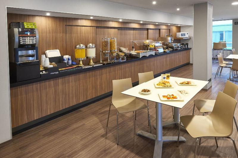 בית מלון כפרי City Express By Marriott Monterrey Lindavista