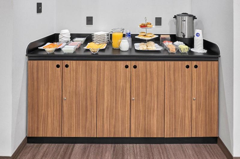 בית מלון כפרי City Express By Marriott Monterrey Lindavista