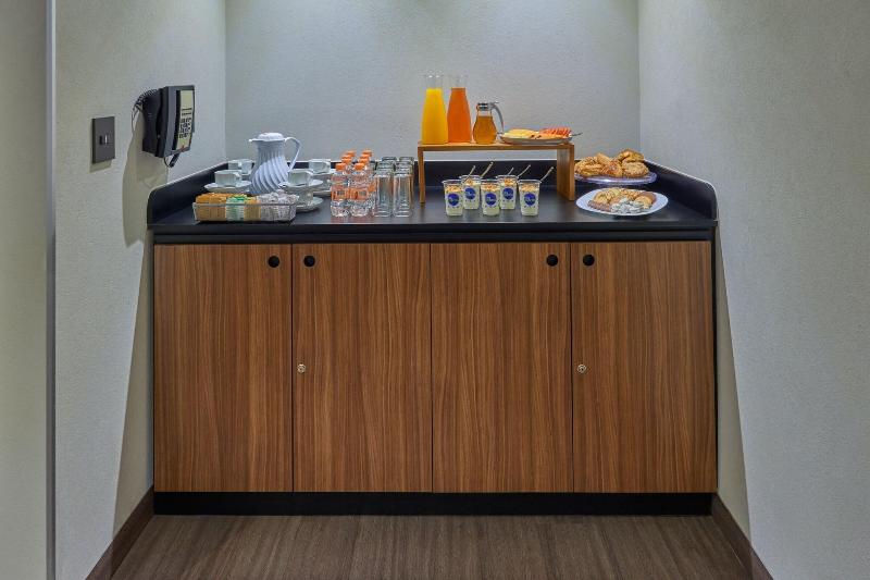 בית מלון כפרי City Express By Marriott Monterrey Lindavista