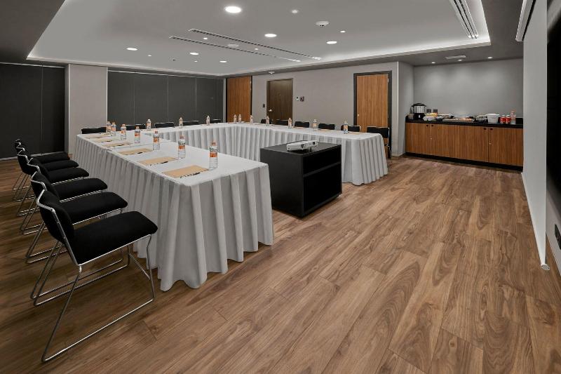 בית מלון כפרי City Express By Marriott Monterrey Lindavista