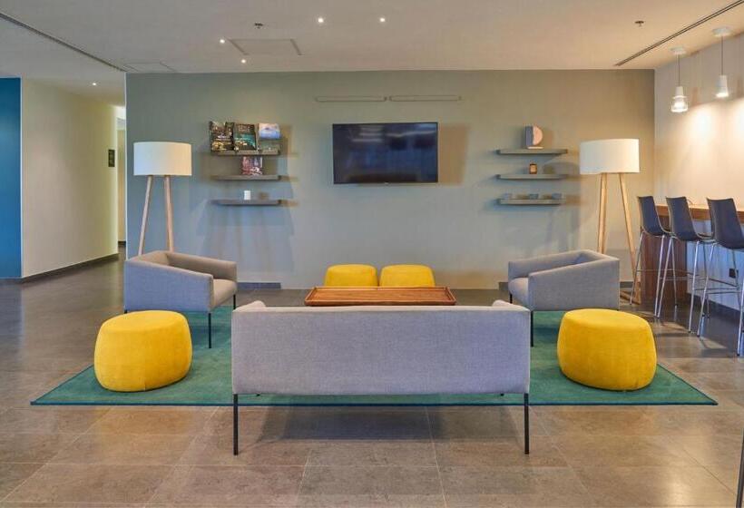 בית מלון כפרי City Express By Marriott Monterrey Lindavista