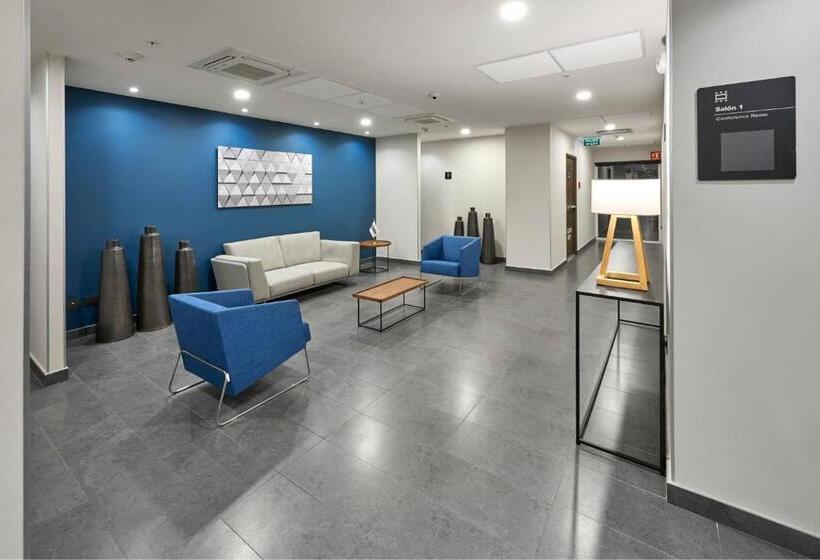 בית מלון כפרי City Express By Marriott Monterrey Lindavista