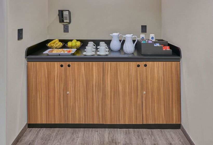 ホテル City Express By Marriott Tepic