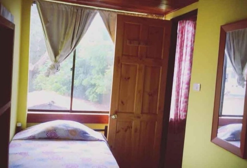 ホテル Crucero Lodge