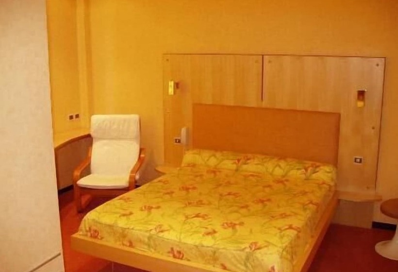 ホテル Hôtel Restaurant Des Lys