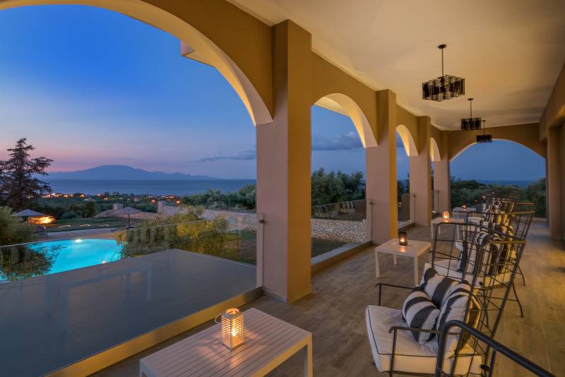 هتل Elegance Luxury Executive Suites  Adults Only