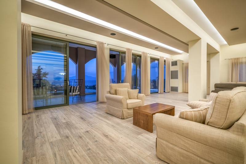 هتل Elegance Luxury Executive Suites  Adults Only