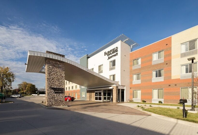 Отель Fairfield Inn & Suites By Marriott Detroit Chesterfield