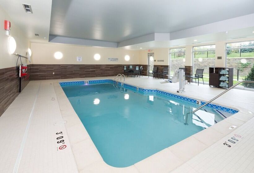 Отель Fairfield Inn & Suites By Marriott Detroit Chesterfield