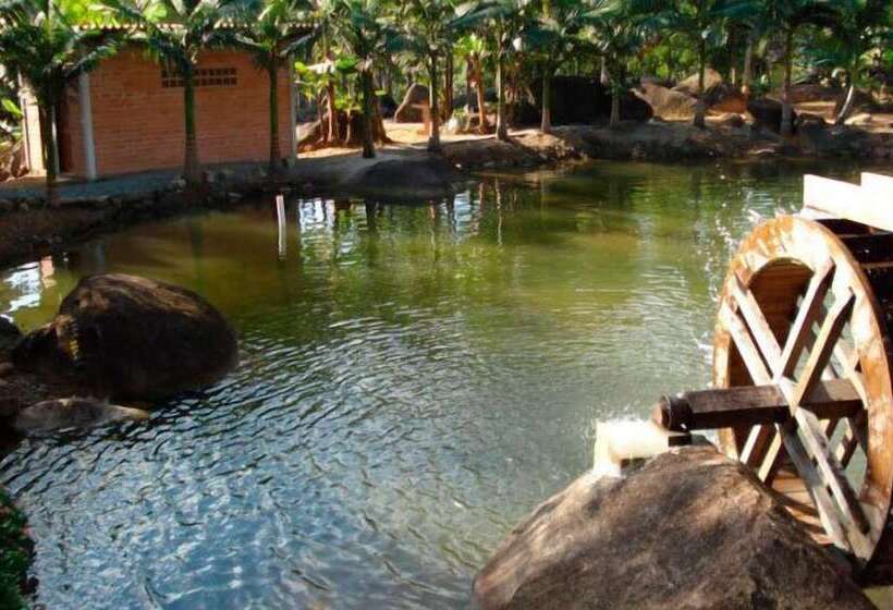 בית מלון כפרי Fazenda Monte Crista