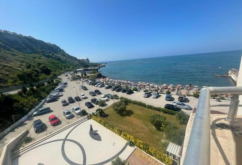 בית מלון כפרי Ferrara