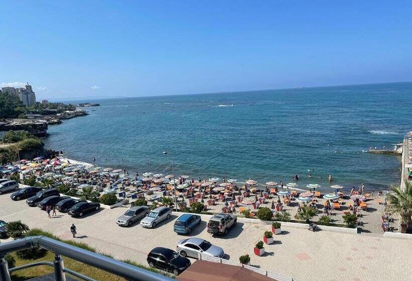 בית מלון כפרי Ferrara