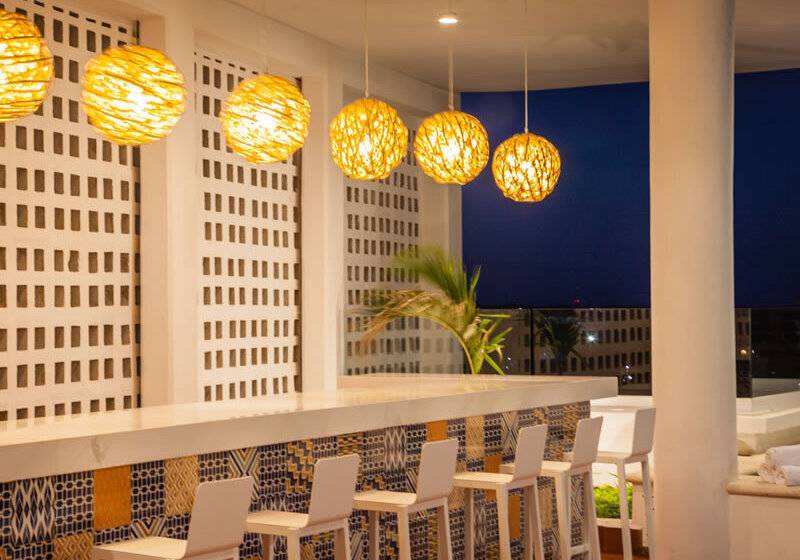 בית מלון כפרי Fiesta Inn & Loft Ciudad Del Carmen