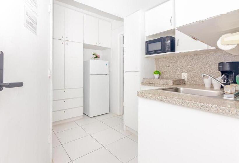 هتل Girasole Rentals Suites