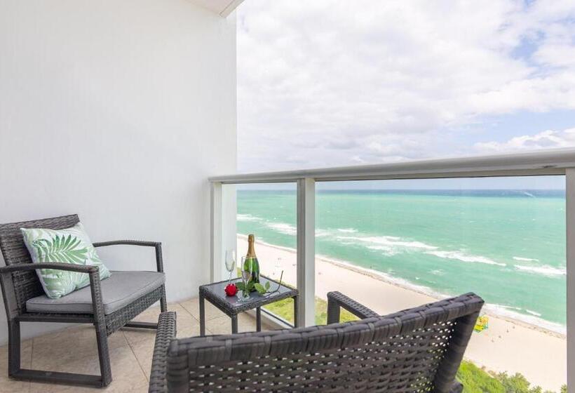 בית מלון כפרי Girasole Rentals Suites