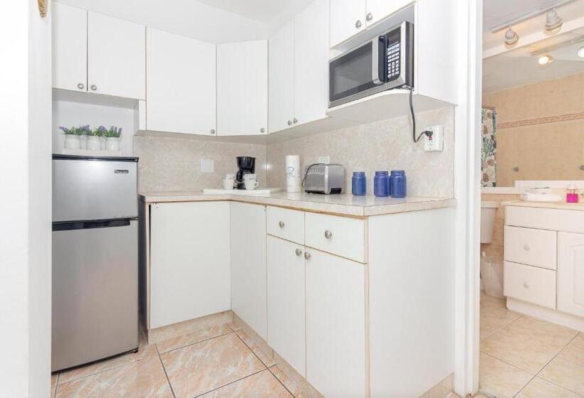 בית מלון כפרי Girasole Rentals Suites