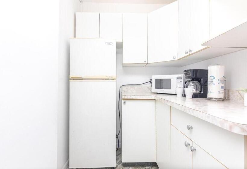 בית מלון כפרי Girasole Rentals Suites