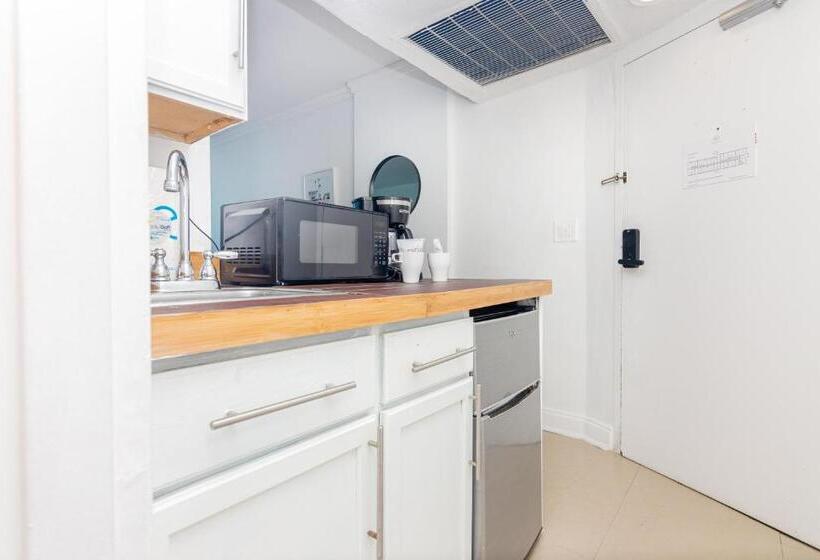 בית מלון כפרי Girasole Rentals Suites