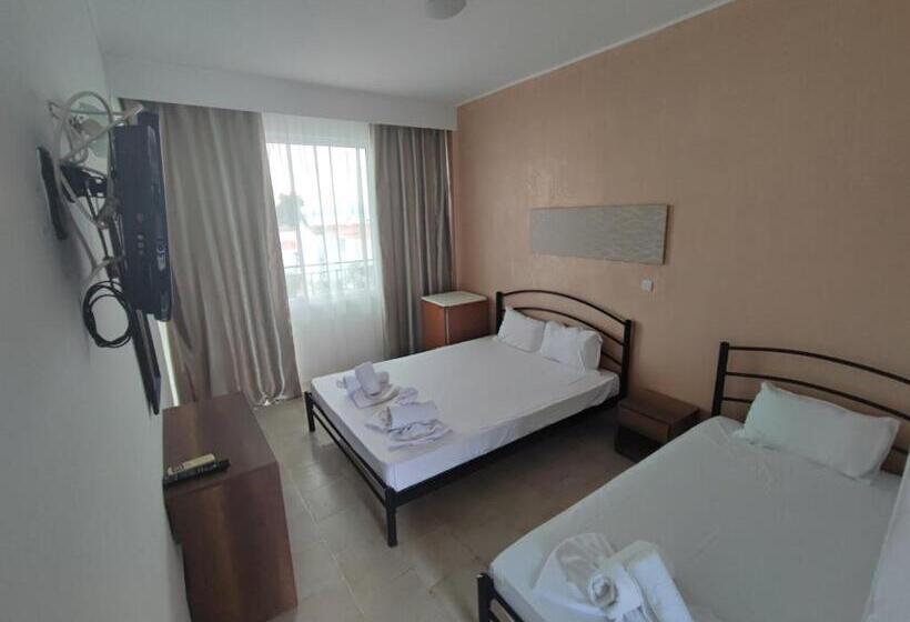 בית מלון כפרי Golden Beach