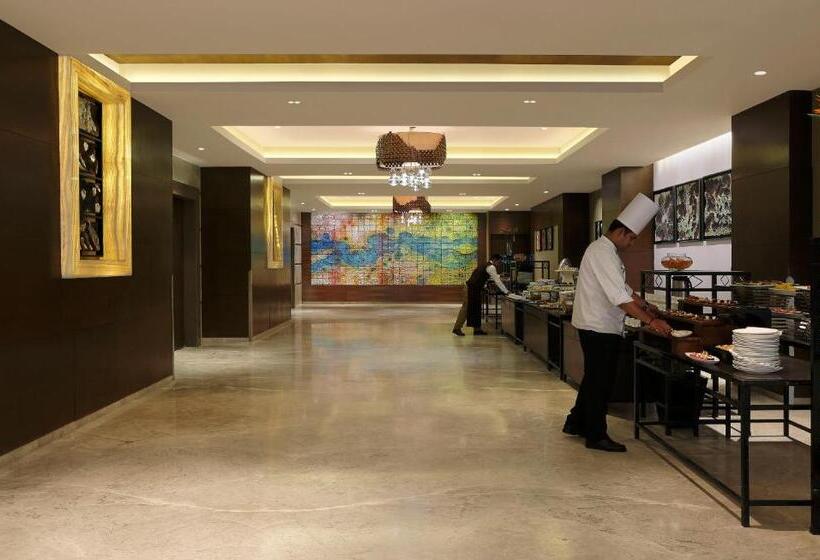 فندق Grand Mercure Vadodara Surya Palace
