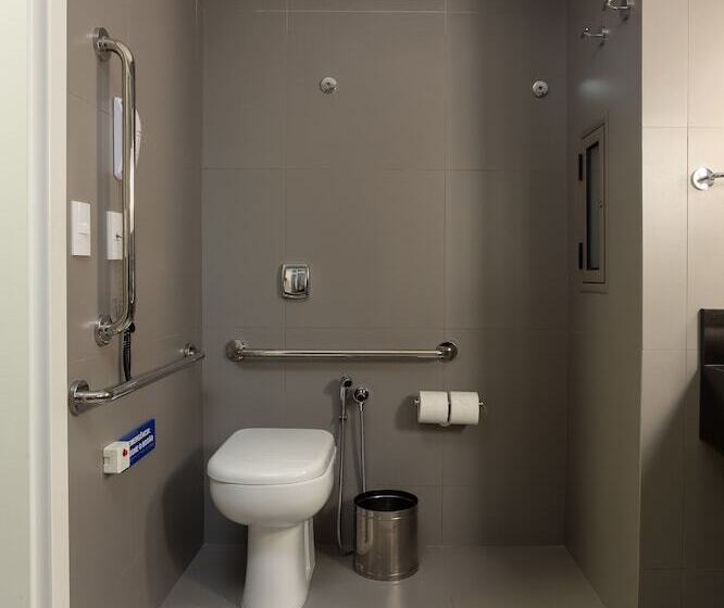 فندق Hilton Garden Inn Itajai Praia Brava
