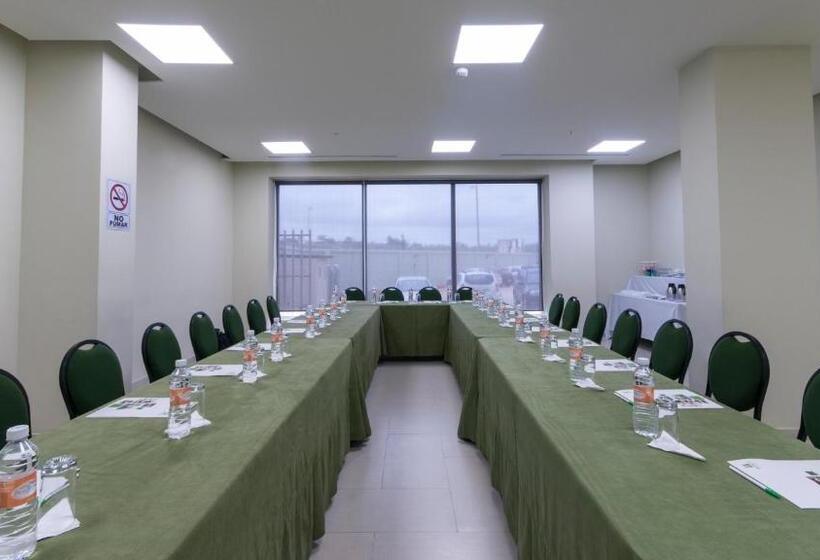 בית מלון כפרי Holiday Inn Coatzacoalcos, An Ihg
