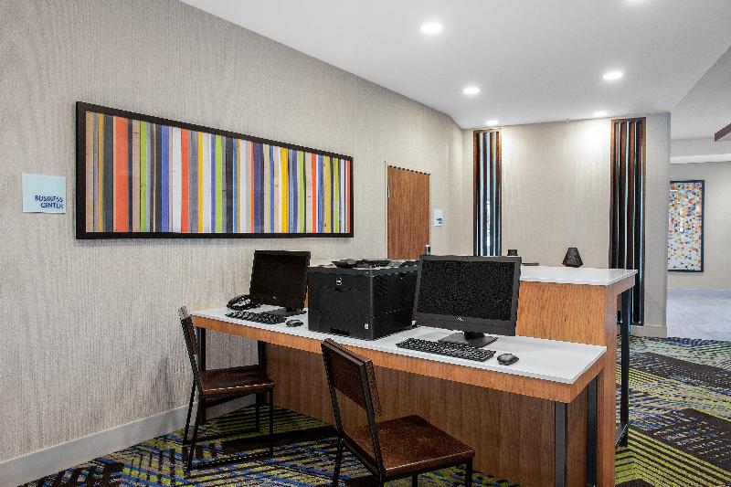 فندق Holiday Inn Express & Suites Lubbock Central   Univ Area, An Ihg
