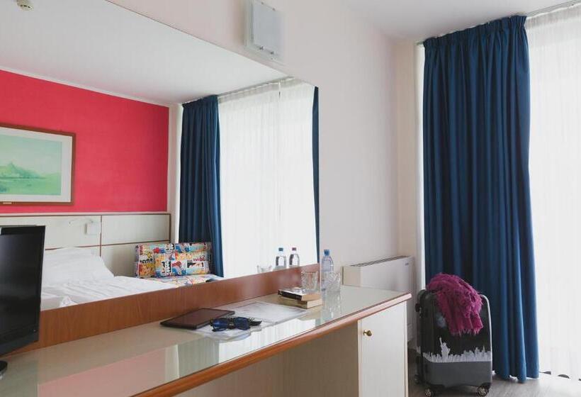 فندق Holiday Sport & Relax