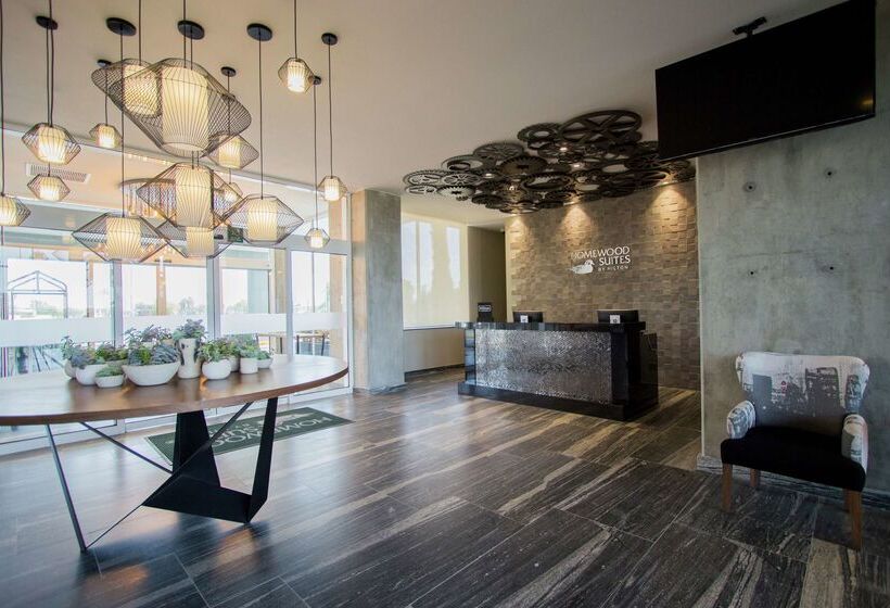 호텔 Fiesta Inn Suites Aeropuerto Del Bajío