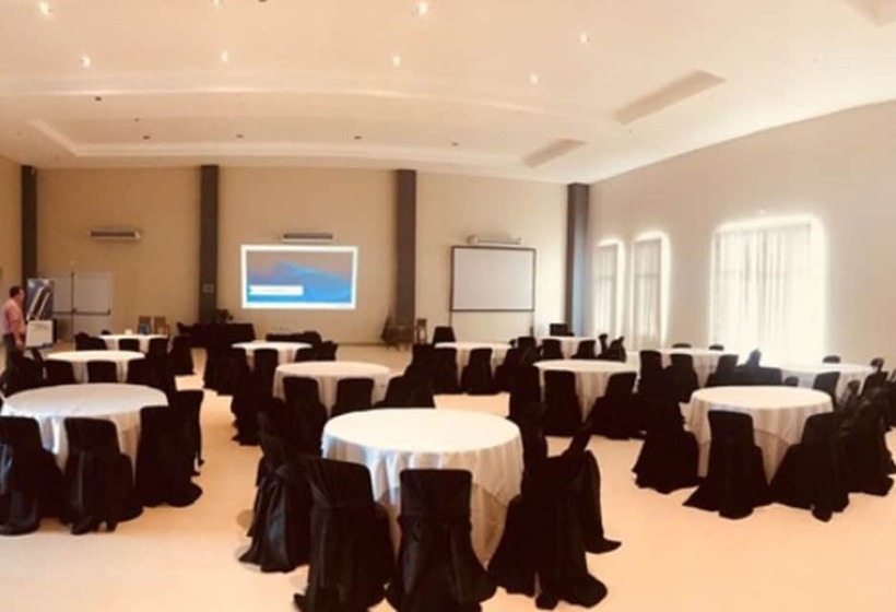 בית מלון כפרי Howard Johnson San Francisco