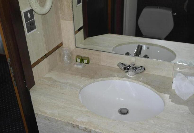 ホテル Hôtel Restaurant Des Lys