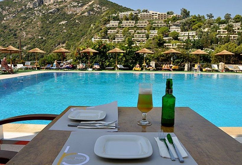 Отель Ithea Suites