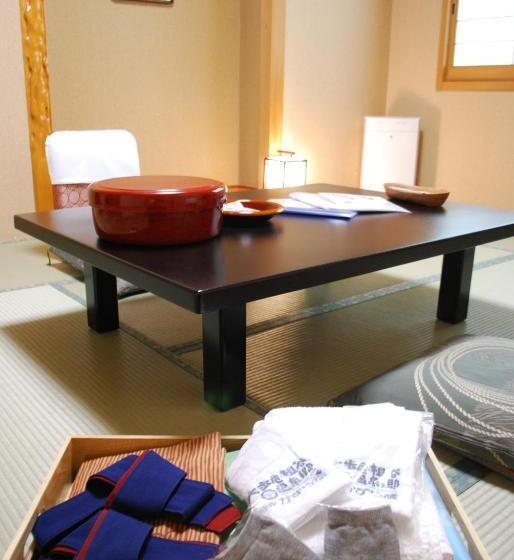 בית מלון כפרי Kazurabashi