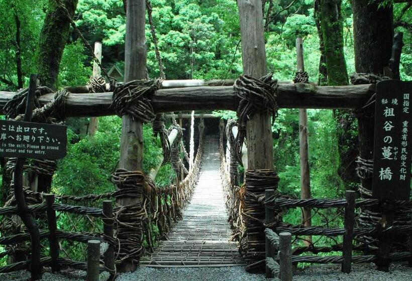 فندق Kazurabashi