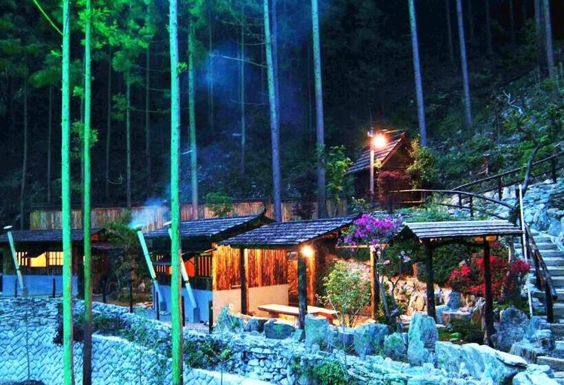 בית מלון כפרי Kazurabashi