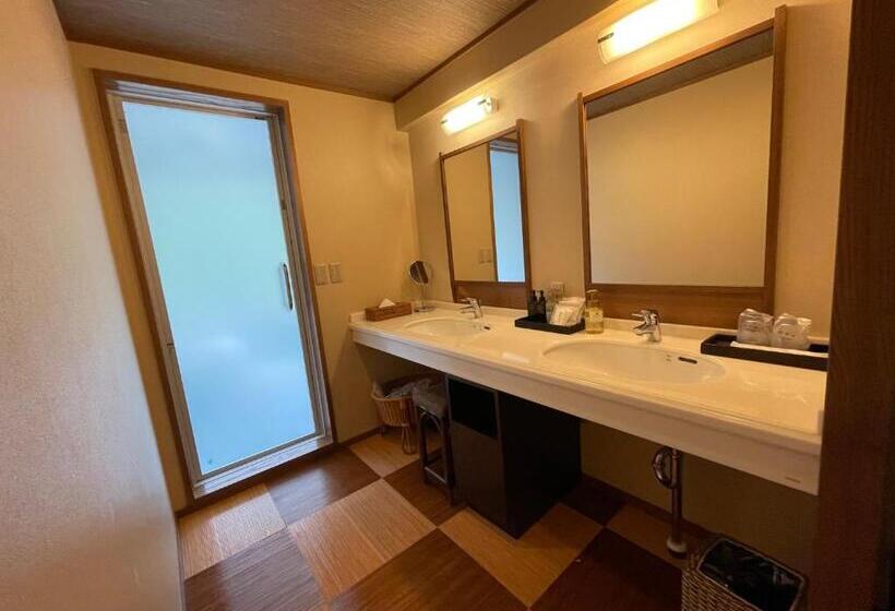 בית מלון כפרי Kazurabashi