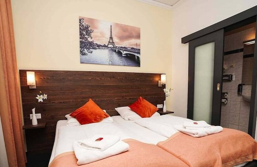 ホテル Little Paris