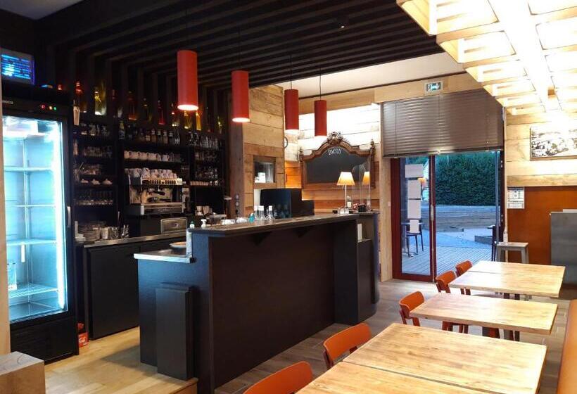 酒店 Logis Hôtels Auberge Du Château