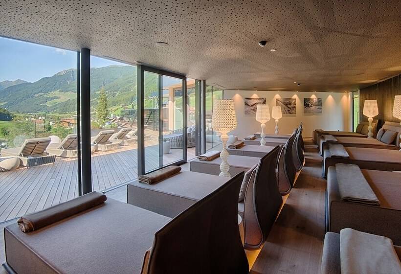 בית מלון כפרי Lunaris Wellnessresort