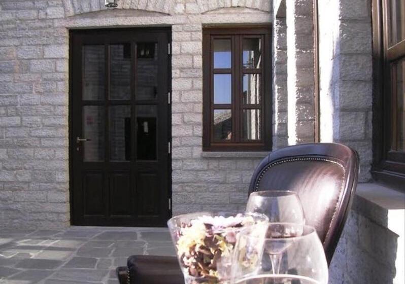 ホテル Monodendri