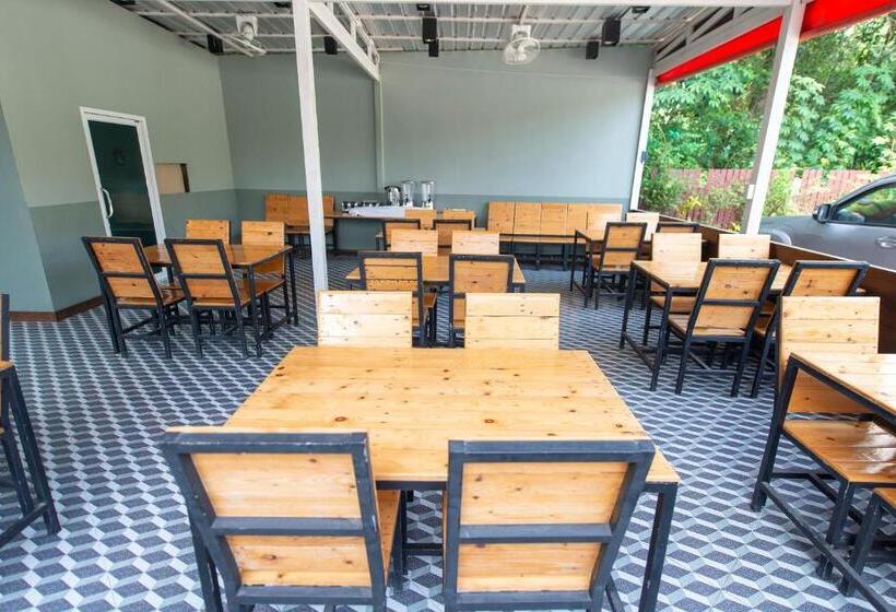 ホテル Naiyang Place   Phuket Airport