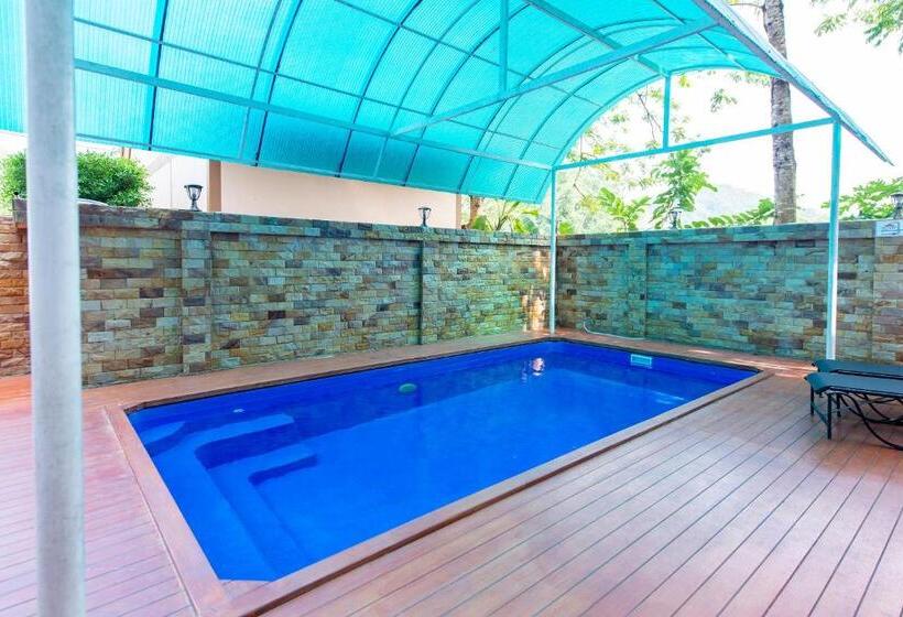 ホテル Naiyang Place   Phuket Airport