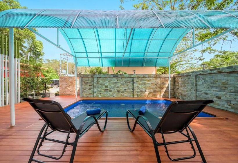 ホテル Naiyang Place   Phuket Airport