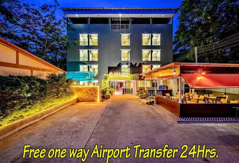 ホテル Naiyang Place   Phuket Airport