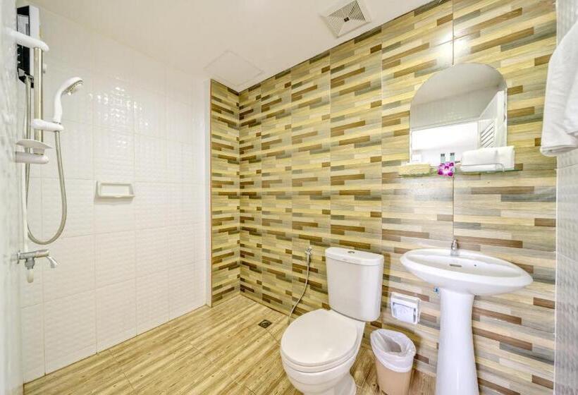 ホテル Naiyang Place   Phuket Airport