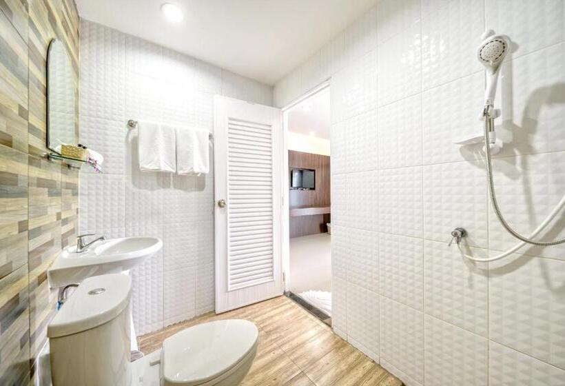 ホテル Naiyang Place   Phuket Airport