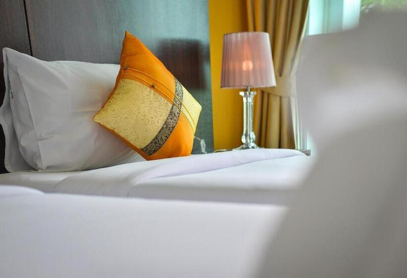 ホテル Naiyang Place   Phuket Airport