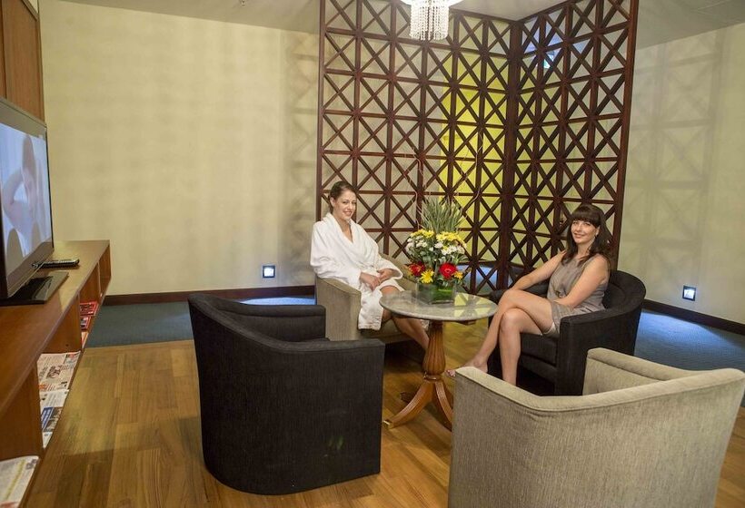 호텔 Platinum One Suites